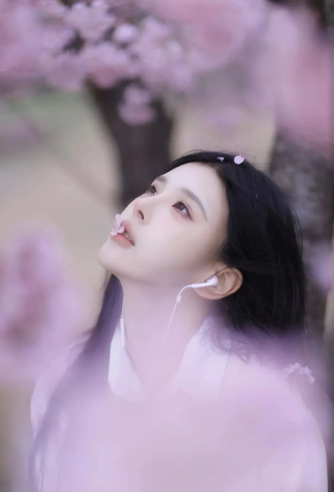 赴一场樱花之约!松弛感拍照姿势,温柔到骨子里-第5张图片-风享汇 赴一场樱花之约!松弛感拍照姿势,温柔到骨子里-第5张图片-风享汇