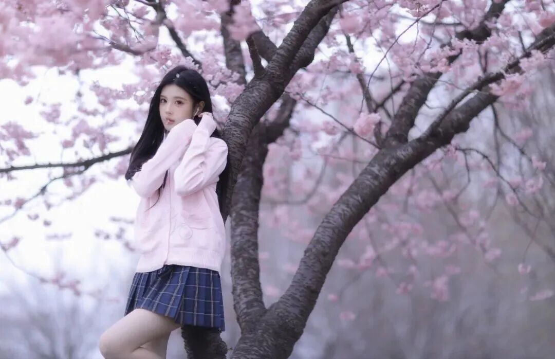 赴一场樱花之约!松弛感拍照姿势,温柔到骨子里-第7张图片-风享汇 赴一场樱花之约!松弛感拍照姿势,温柔到骨子里-第7张图片-风享汇