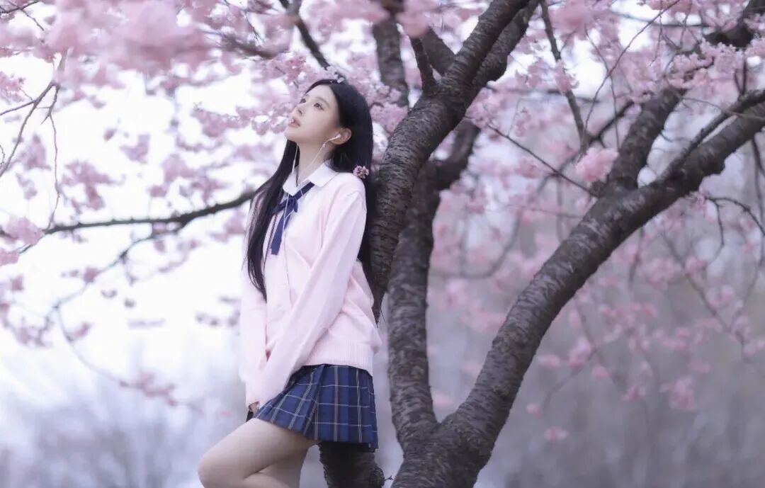 赴一场樱花之约!松弛感拍照姿势,温柔到骨子里-第10张图片-风享汇 赴一场樱花之约!松弛感拍照姿势,温柔到骨子里-第10张图片-风享汇
