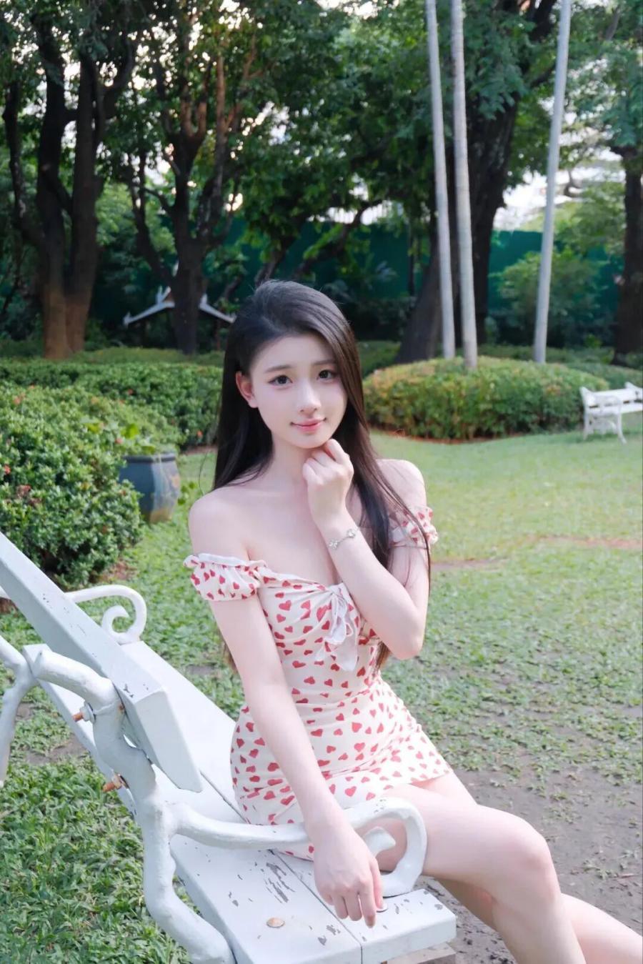 手残党必看！7个坐拍小技巧，轻松拿捏氛围感-第3张图片-风享汇