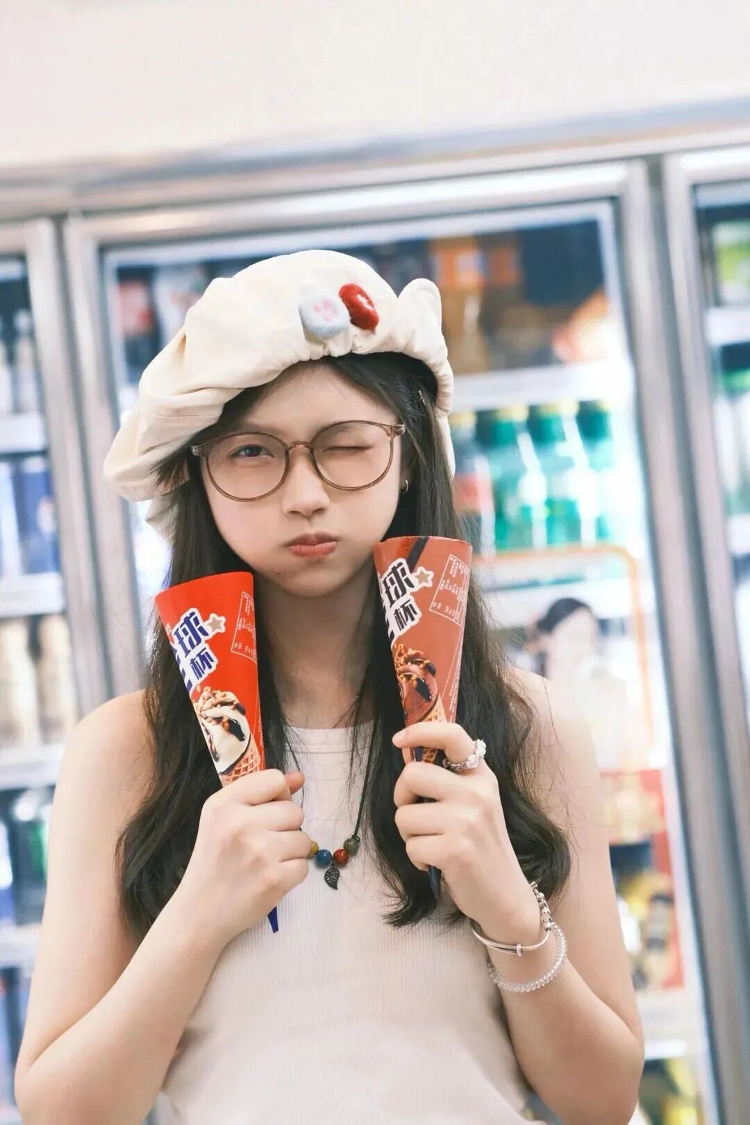 逛便利店这么拍，普通人也能拍出温柔少女感-第9张图片-风享汇