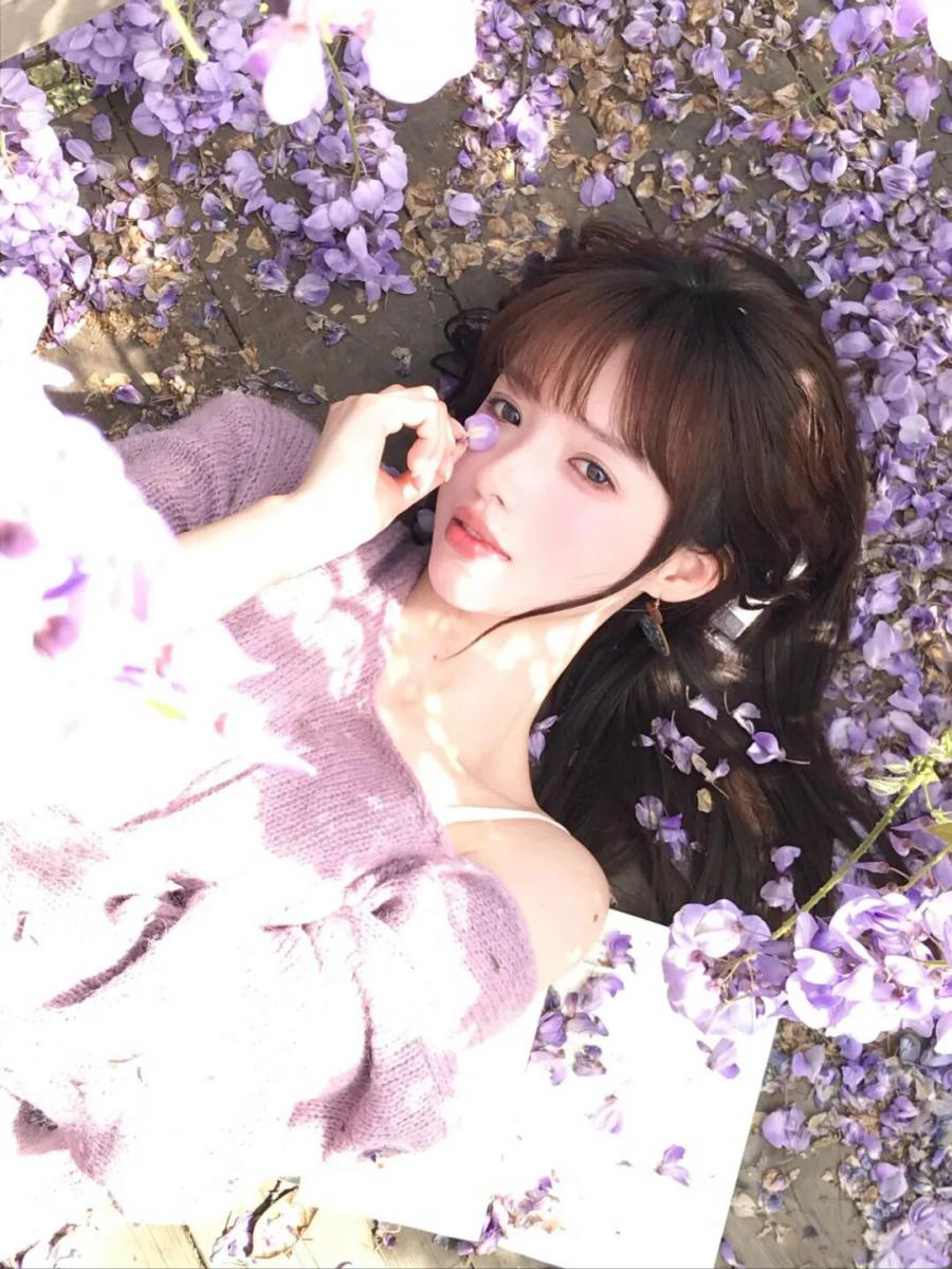 紫藤花人像躺拍教程!手残党也能拍出氛围感大片-第5张图片-风享汇 紫藤花人像躺拍教程!手残党也能拍出氛围感大片-第5张图片-风享汇