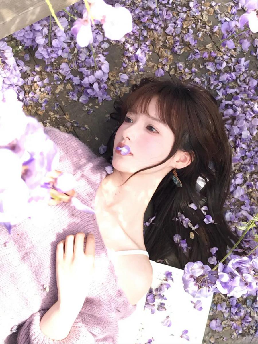 紫藤花人像躺拍教程!手残党也能拍出氛围感大片-第6张图片-风享汇 紫藤花人像躺拍教程!手残党也能拍出氛围感大片-第6张图片-风享汇