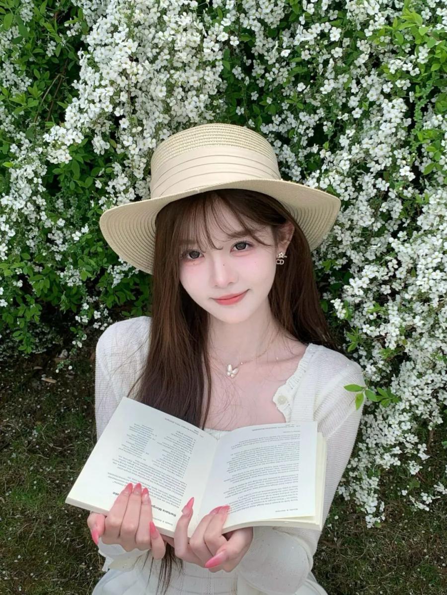 花墙拍照天花板!甜妹春日写真的正确打开方式-第2张图片-风享汇 花墙拍照天花板!甜妹春日写真的正确打开方式-第2张图片-风享汇