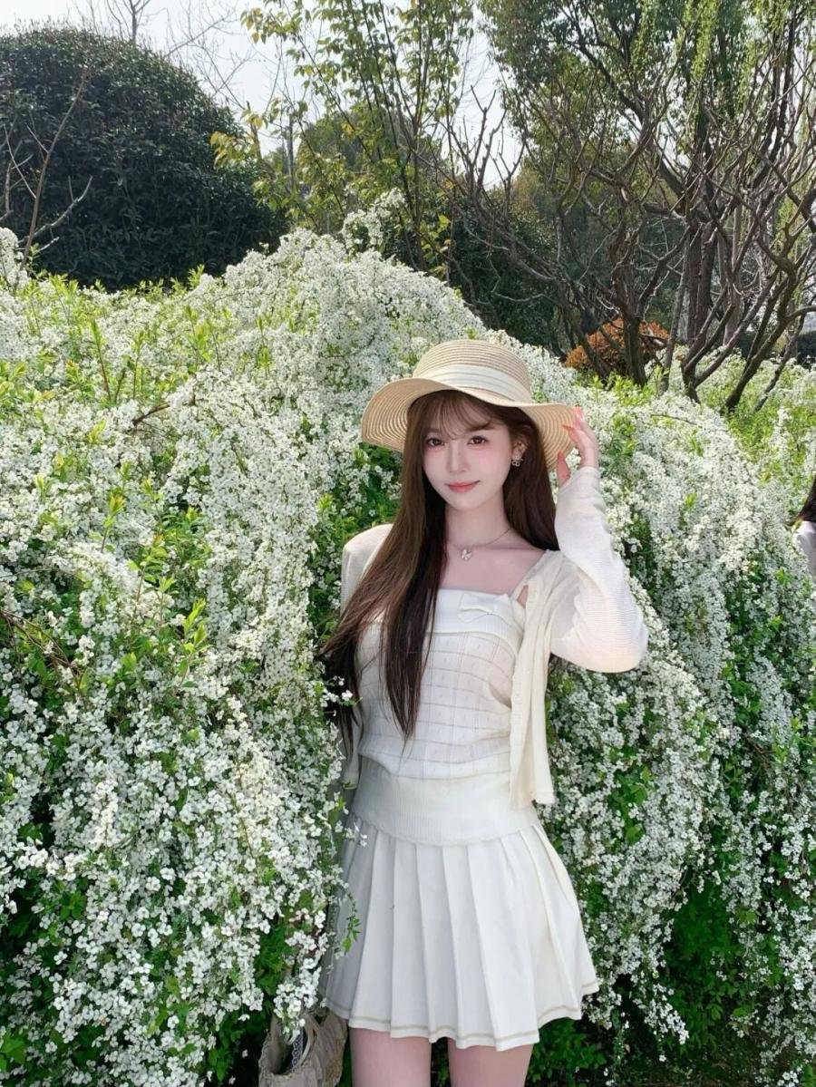 花墙拍照天花板!甜妹春日写真的正确打开方式-第3张图片-风享汇 花墙拍照天花板!甜妹春日写真的正确打开方式-第3张图片-风享汇