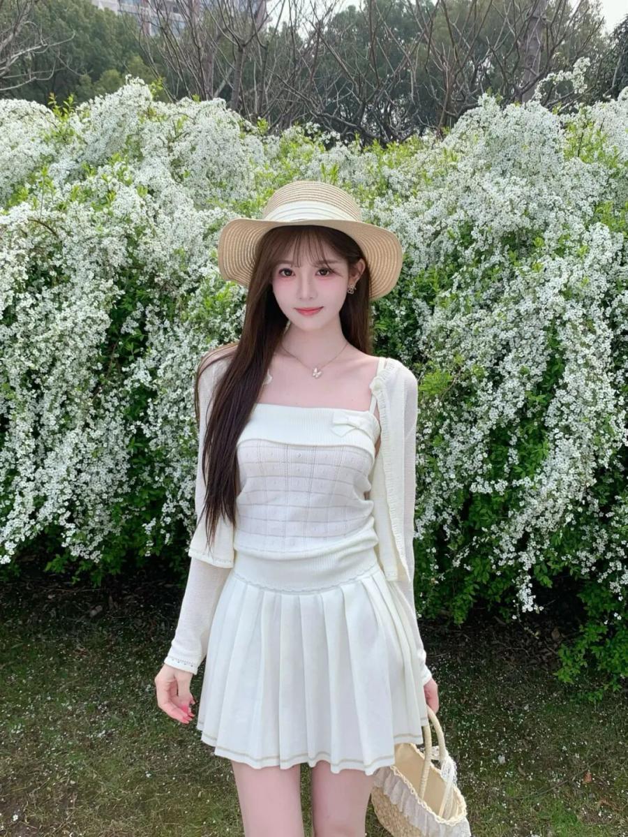 花墙拍照天花板!甜妹春日写真的正确打开方式-第7张图片-风享汇 花墙拍照天花板!甜妹春日写真的正确打开方式-第7张图片-风享汇