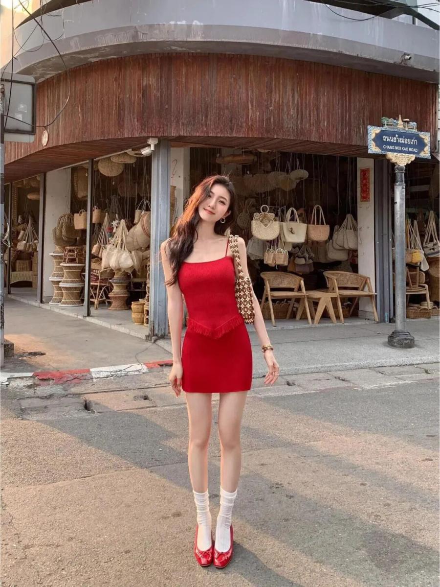 告别假笑摆拍！8个姿势拍出绝美街头照-第8张图片-风享汇