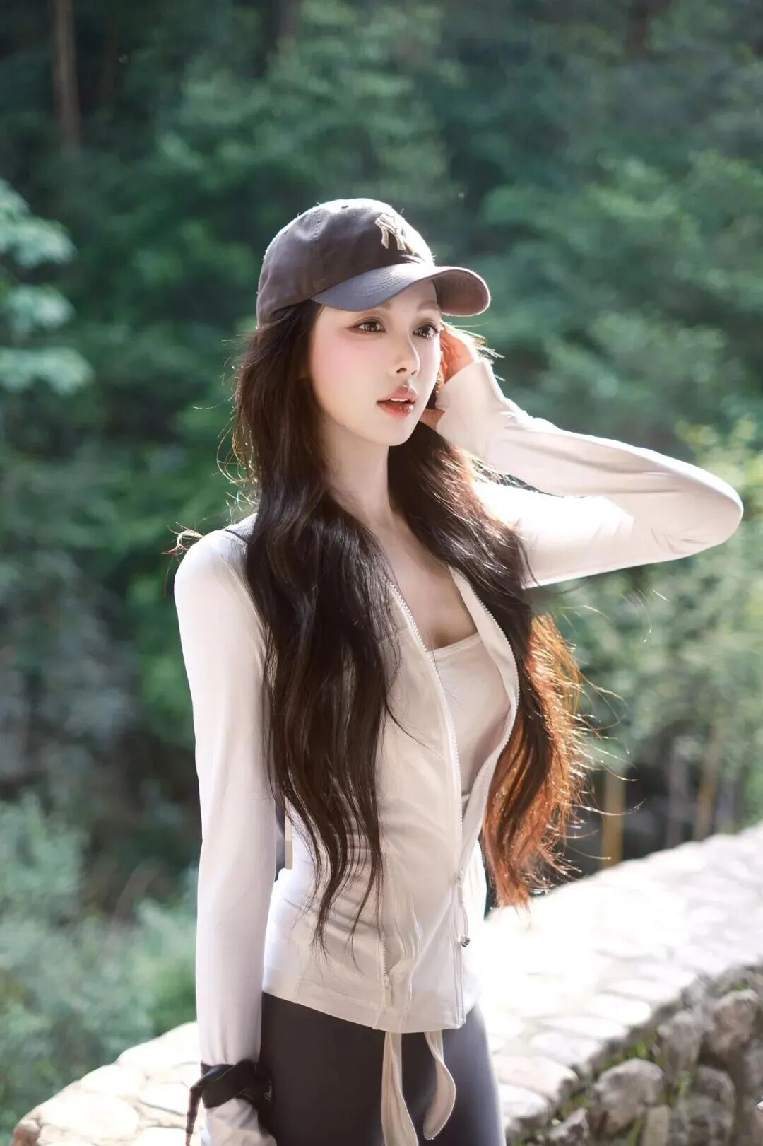 逛公园 / 爬山这样拍照！温柔显瘦还出片，秒变自然上镜达人-第5张图片-风享汇