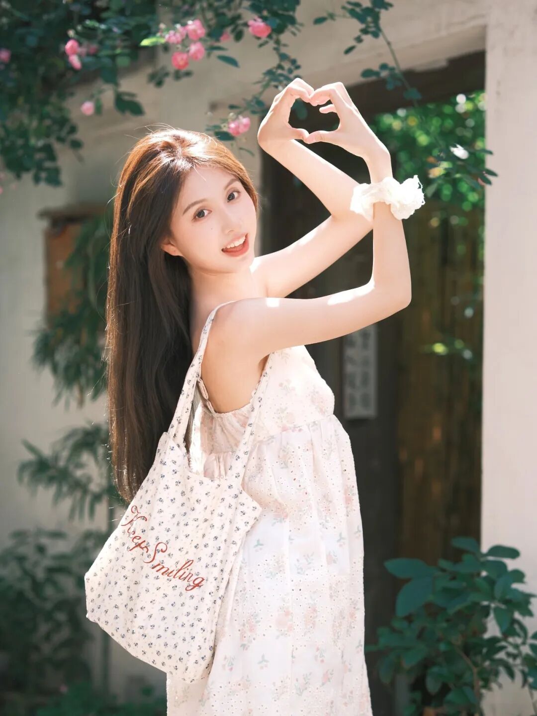 老巷清新风，9个姿势轻松拍出松弛感甜妹-第3张图片-风享汇
