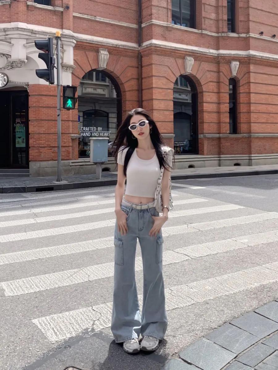 街头拍照手不知道放哪？甜酷女孩必学的9个姿势-第9张图片-风享汇