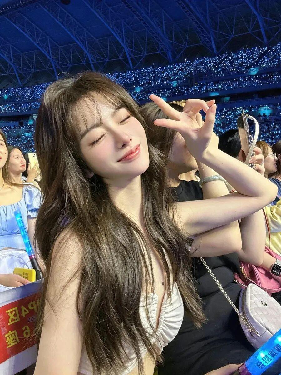 女生必看演唱会拍照教程，姿势百搭不出错-第5张图片-风享汇