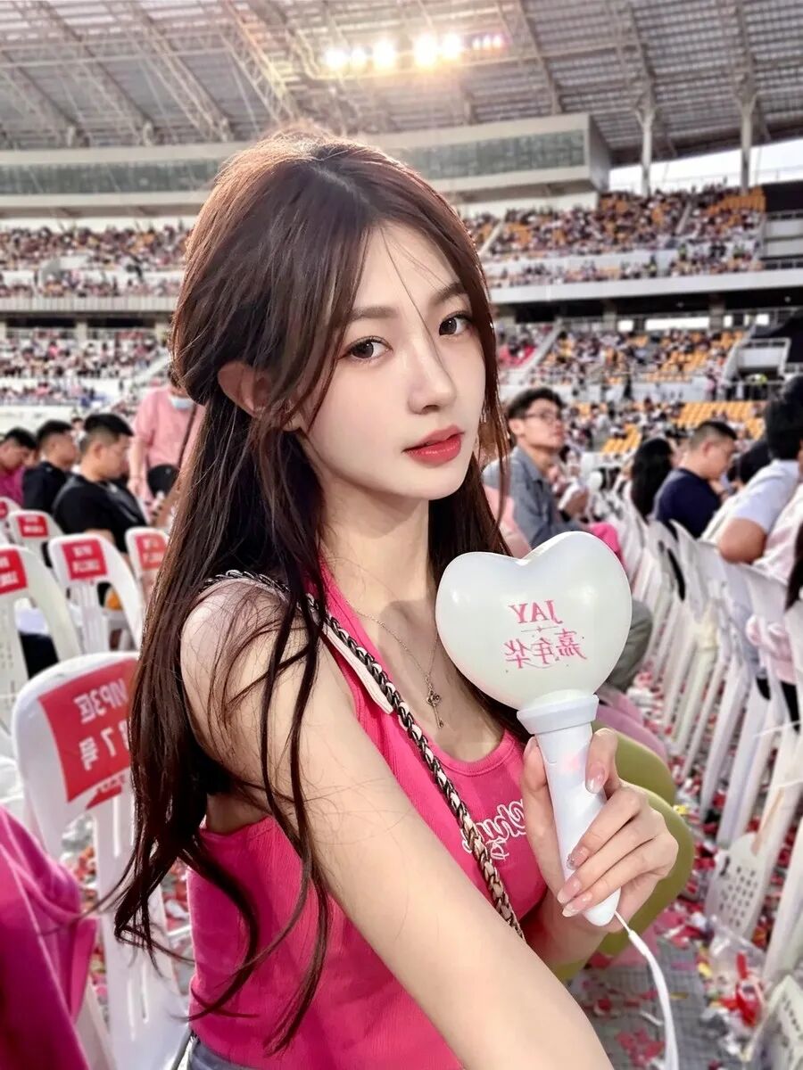 女生必看演唱会拍照教程，姿势百搭不出错-第7张图片-风享汇