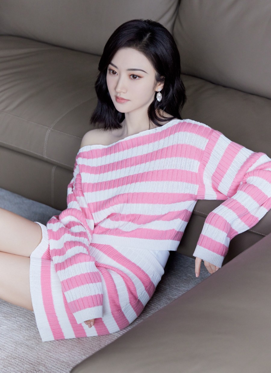 景甜粉嫩少女穿搭，又白又嫩，美的不是一点点啊-第11张图片-风享汇