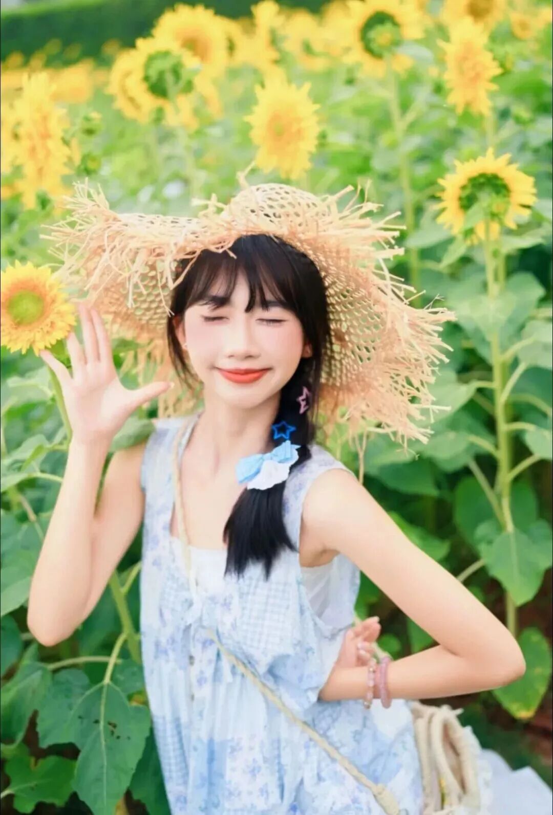 夏天的向日葵写真这样拍，元气感直接拉满！-第3张图片-风享汇