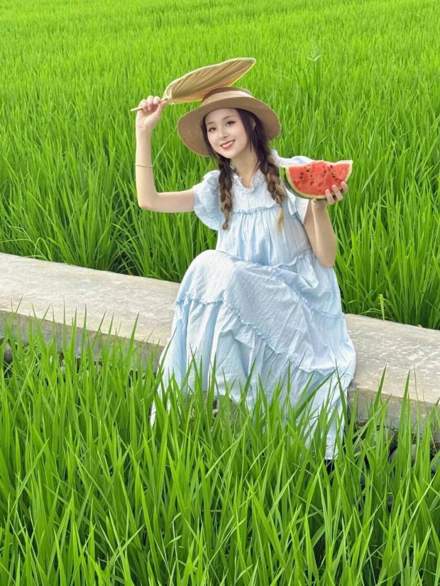 带着西瓜去田野，拍出元气满满的夏日美照-第2张图片-风享汇