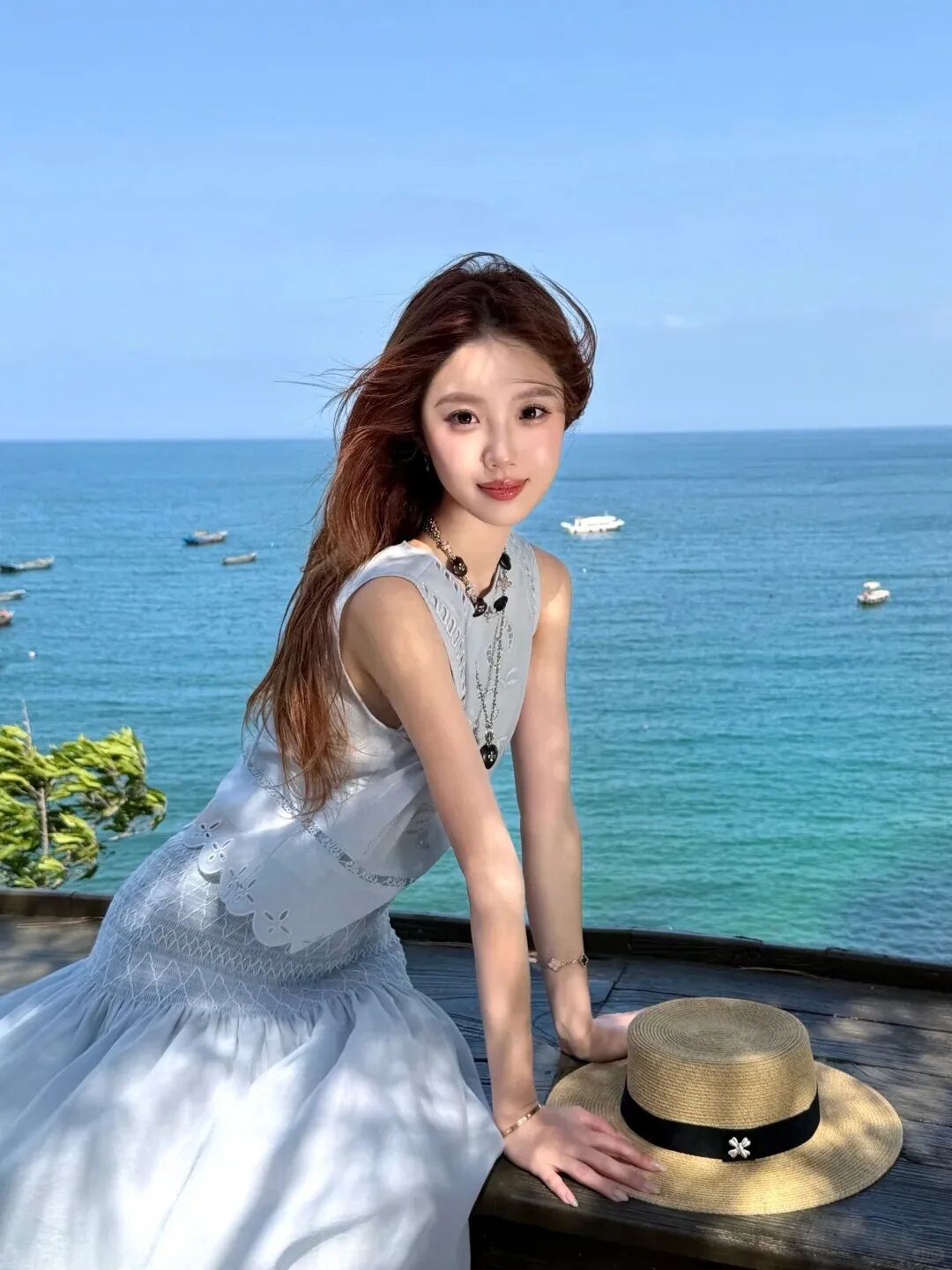 海边度假写真干货｜10 个随手出片姿势，普通人出游轻松拍出氛围感大片-第2张图片-风享汇