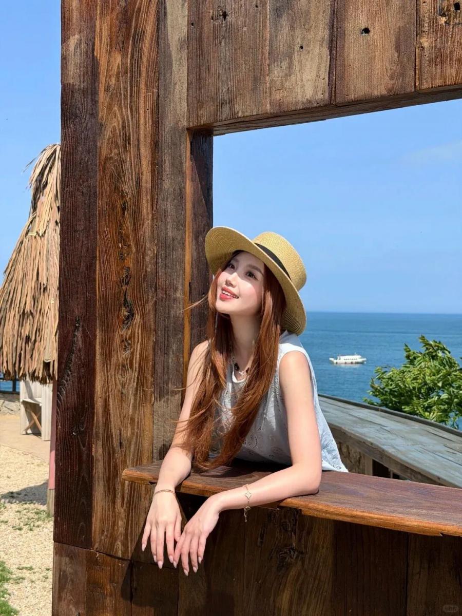 海边度假写真干货｜10 个随手出片姿势，普通人出游轻松拍出氛围感大片-第9张图片-风享汇