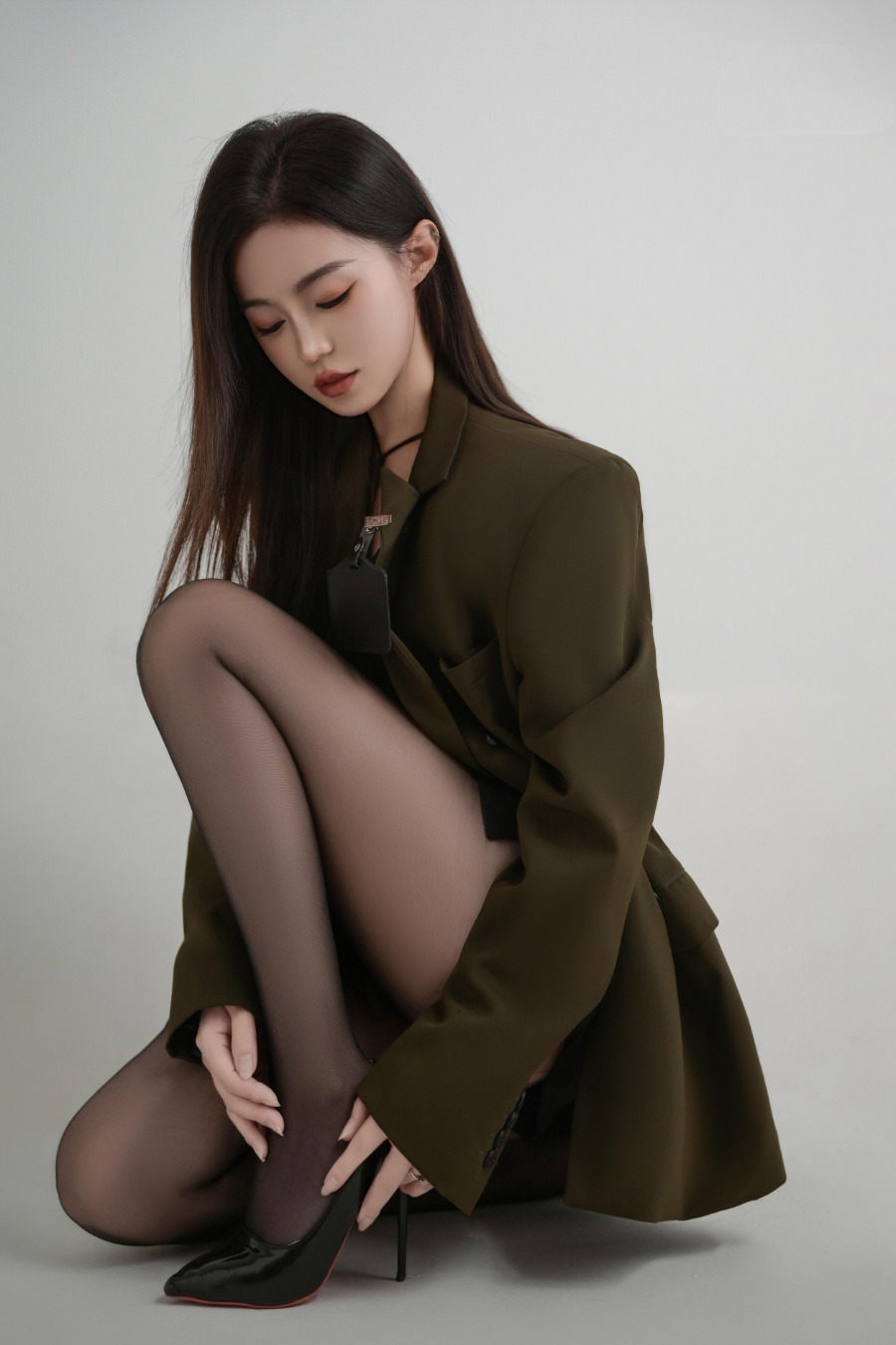 橄榄绿西装杀，冷调御姐感-第5张图片-风享汇