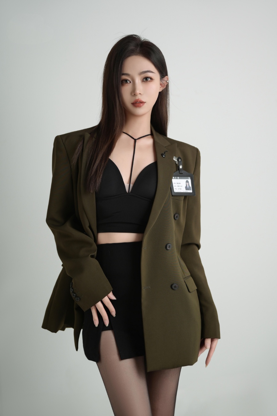 橄榄绿西装杀，冷调御姐感-第1张图片-风享汇