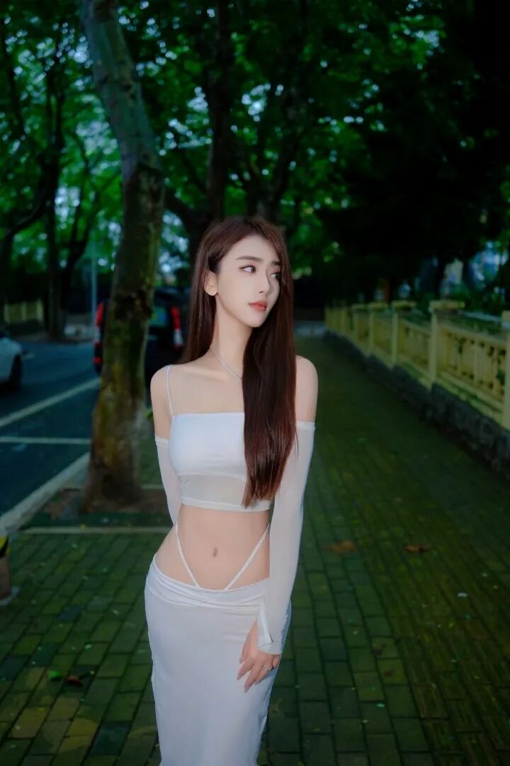 露腰长裙怎么拍显曲线？这8个姿势教你轻松拍出好身材-第9张图片-风享汇