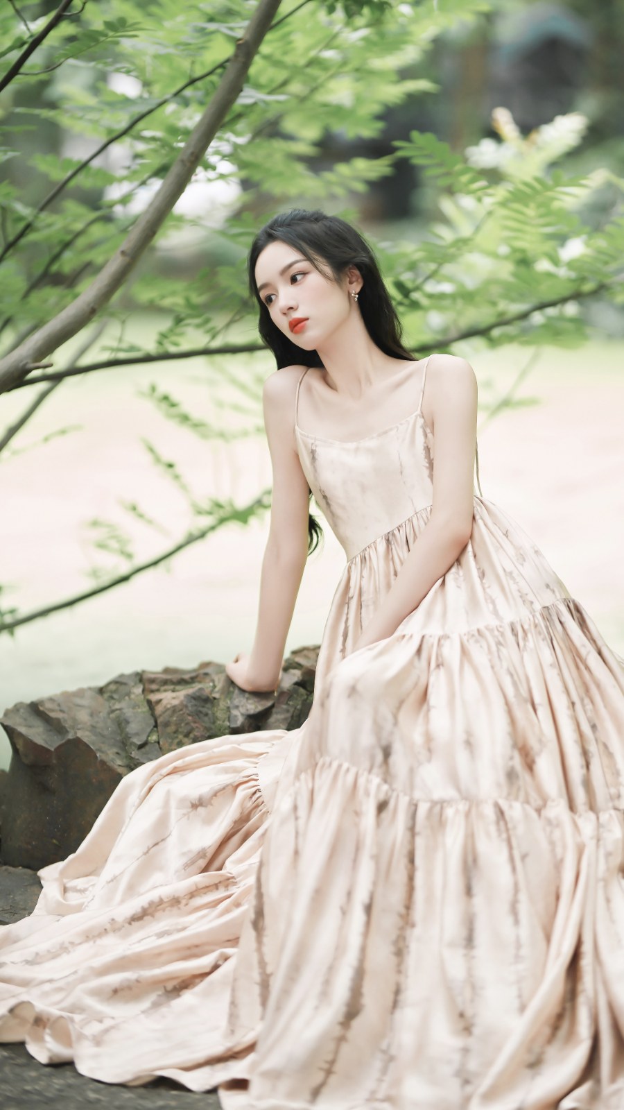 周也露背裙，清冷少女🍃-第5张图片-风享汇