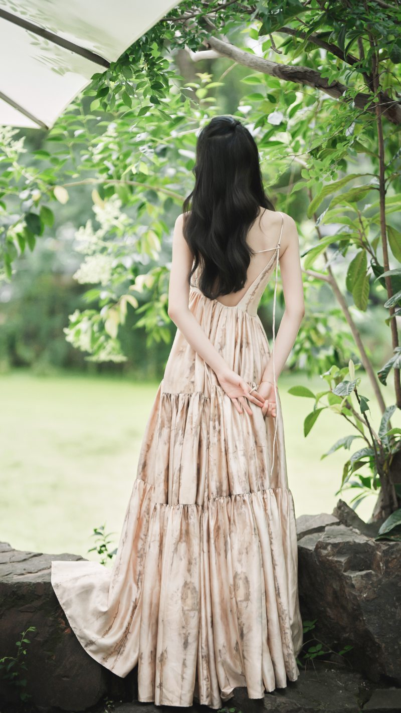 周也露背裙，清冷少女🍃-第10张图片-风享汇