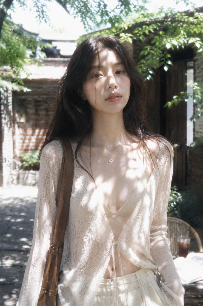 借一缕漏光，拍出会呼吸的光阴感写真-第4张图片-风享汇