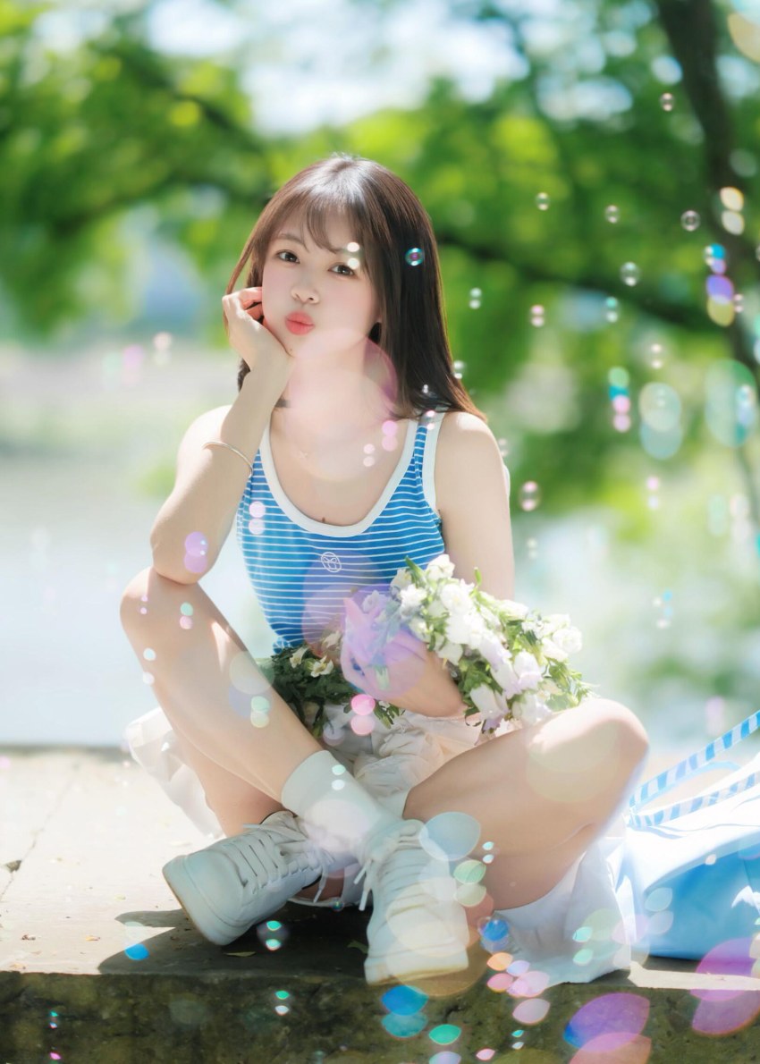 夏日树荫拍照｜9个零难度姿势，拍出清透氧气感-第7张图片-风享汇