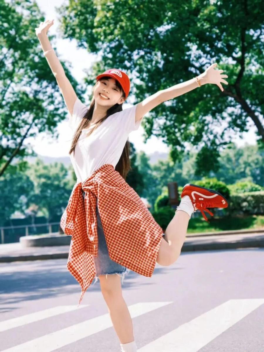 夏日街拍万能姿势！青春感的正确打开方式-第2张图片-风享汇