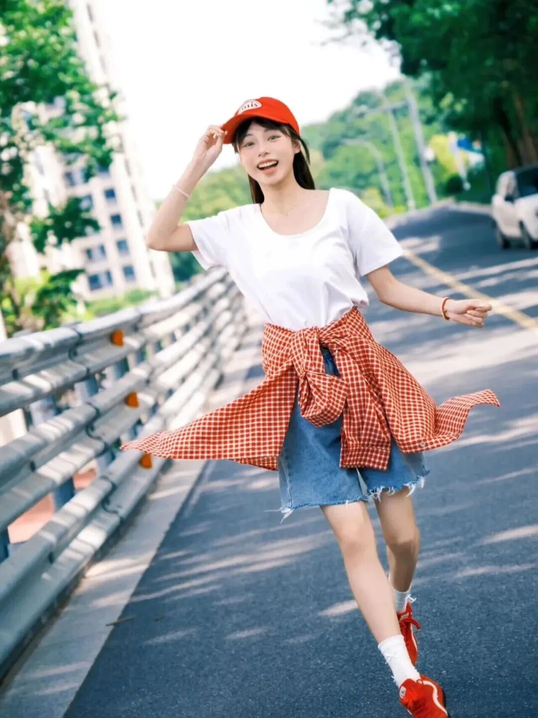 夏日街拍万能姿势！青春感的正确打开方式-第8张图片-风享汇