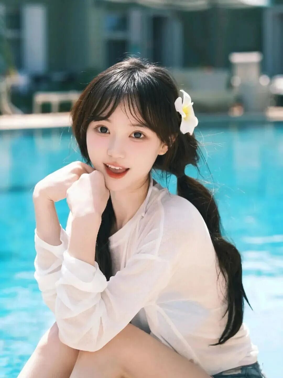 泳池甜妹写真怎么拍？这几个姿势显瘦又元气-第6张图片-风享汇