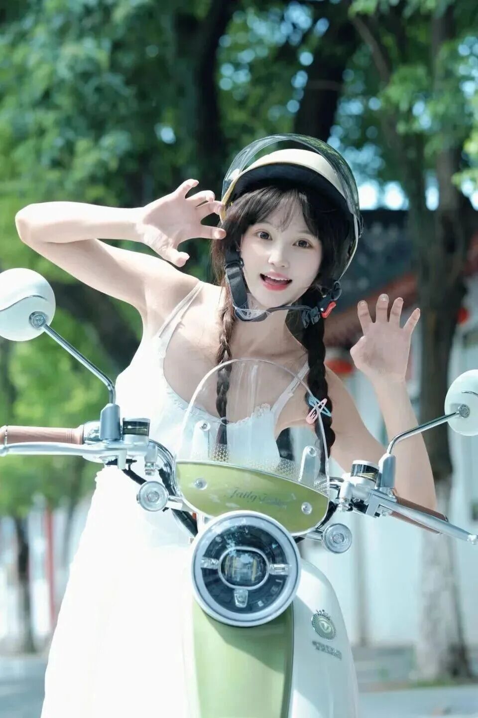 夏日限定清透感，小电驴拍照也太治愈了-第2张图片-风享汇