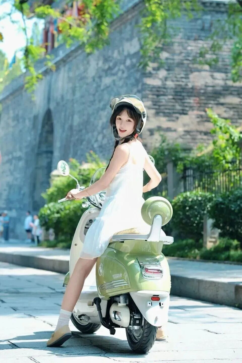 夏日限定清透感，小电驴拍照也太治愈了-第4张图片-风享汇