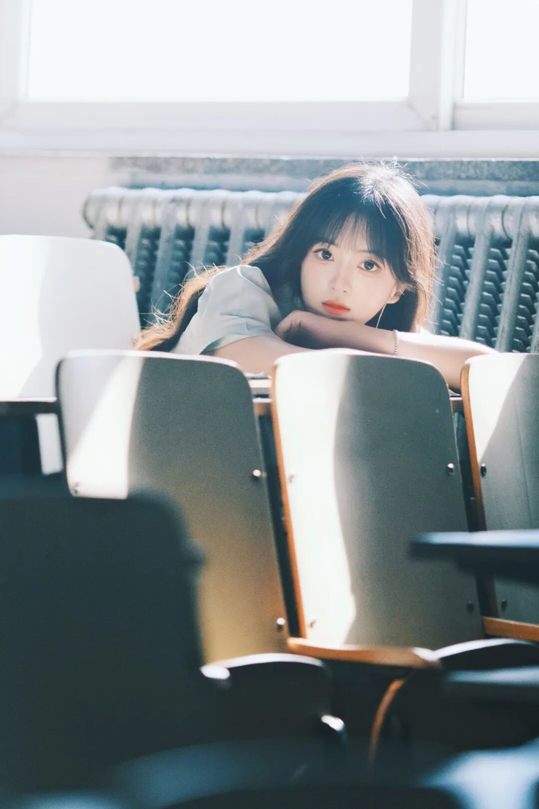 校园感写真｜教室与光，是青春写真最好的滤镜-第8张图片-风享汇