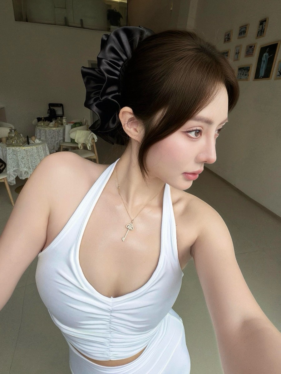 白背心瑜伽少女日记-第3张图片-风享汇