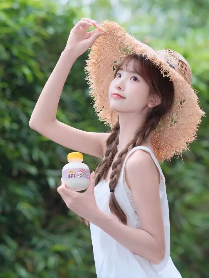 夏日清透感写真怎么拍？这10个甜妹姿势清爽又上镜-第8张图片-风享汇
