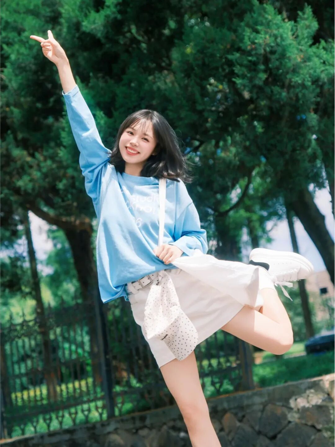 夏日生活感拍照指南｜9个姿势拍出元气日常感-第2张图片-风享汇