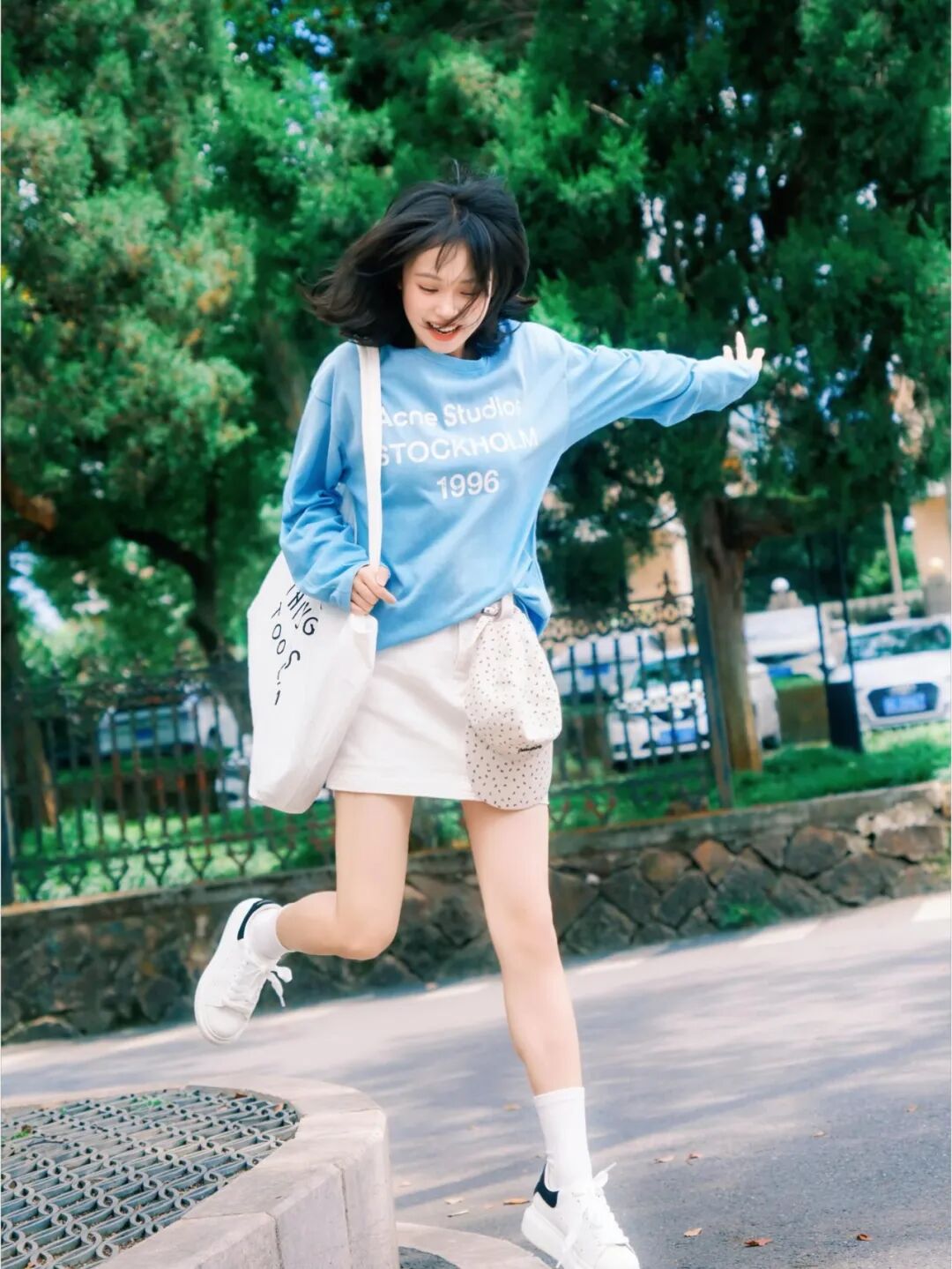 夏日生活感拍照指南｜9个姿势拍出元气日常感-第4张图片-风享汇