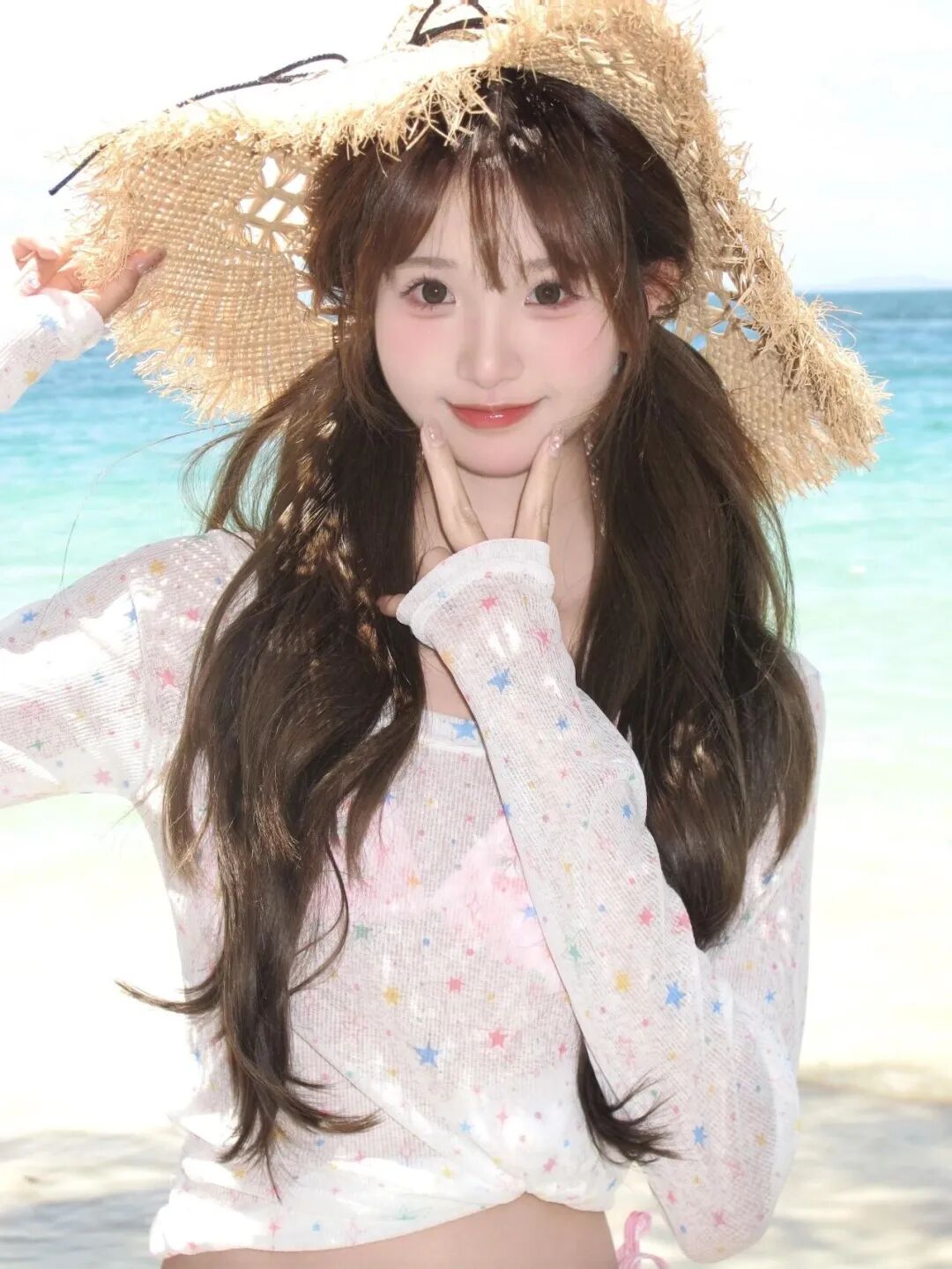 海边甜妹穿搭｜6 个上镜小姿势，新手也能拍得很灵-第7张图片-风享汇
