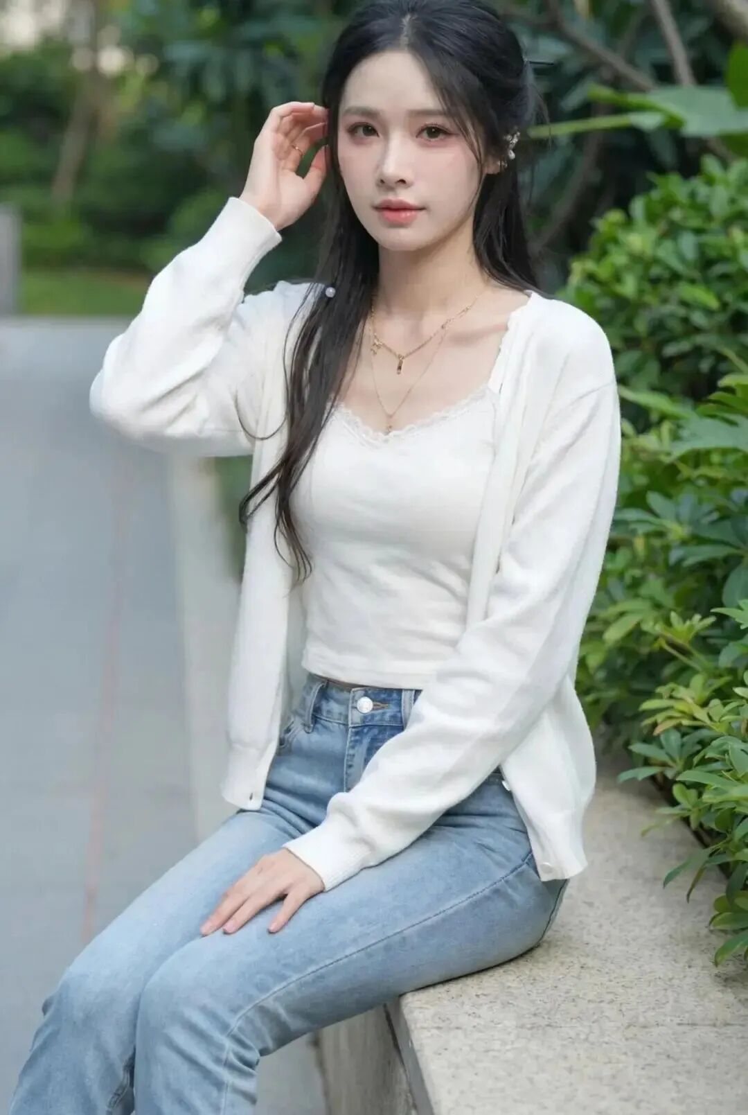 白吊带配牛仔裤，怎么拍才不像游客照？-第4张图片-风享汇