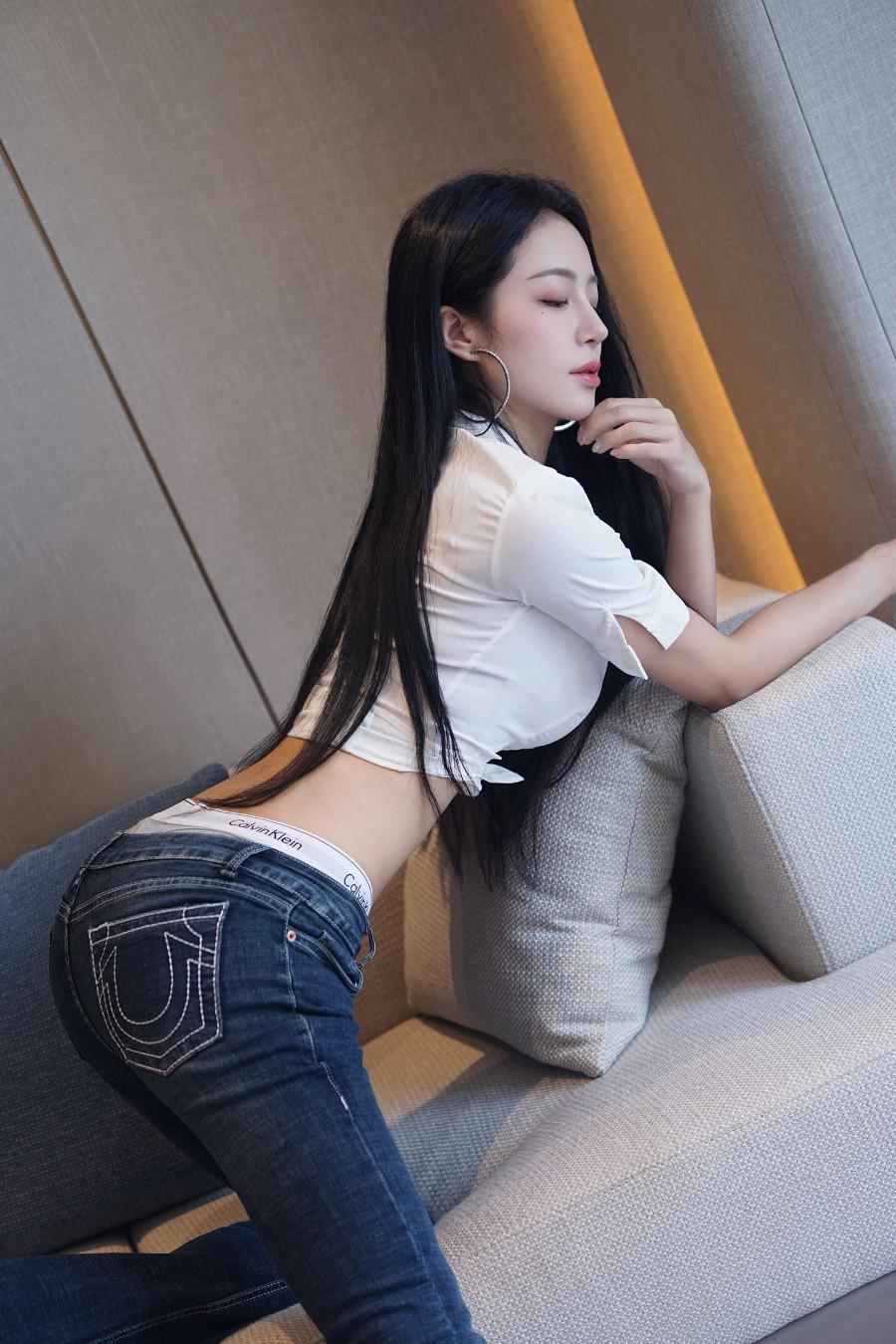 白衬衫牛仔｜浴室氛围感写真-第8张图片-风享汇