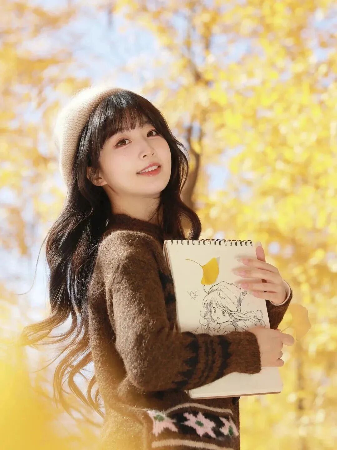 秋日银杏林拍照指南｜9 个姿势教你拍出氛围感大片-第9张图片-风享汇