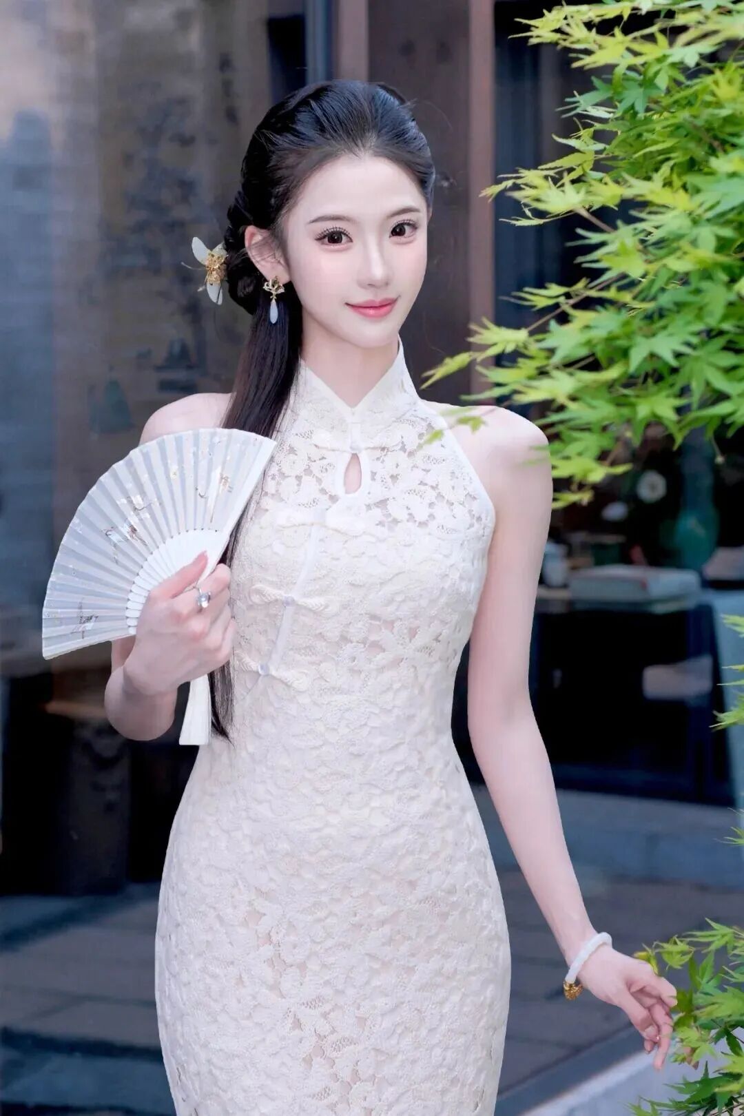 旗袍拍照这样摆：7个姿势拍出温婉好身材，显瘦又有气质-第2张图片-风享汇