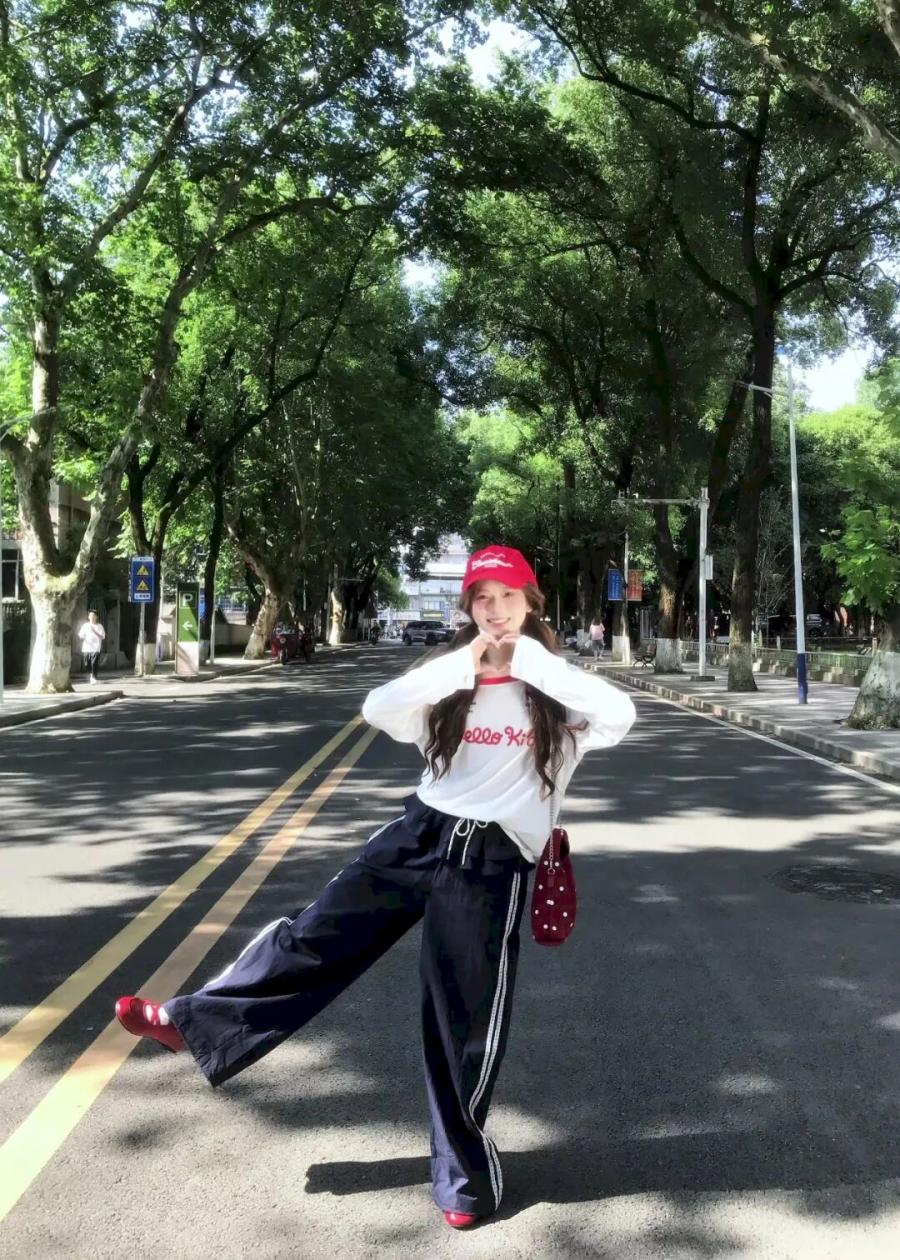 9个街头拍照姿势，运动风也能拍出元气大片，显腿长又上镜-第5张图片-风享汇