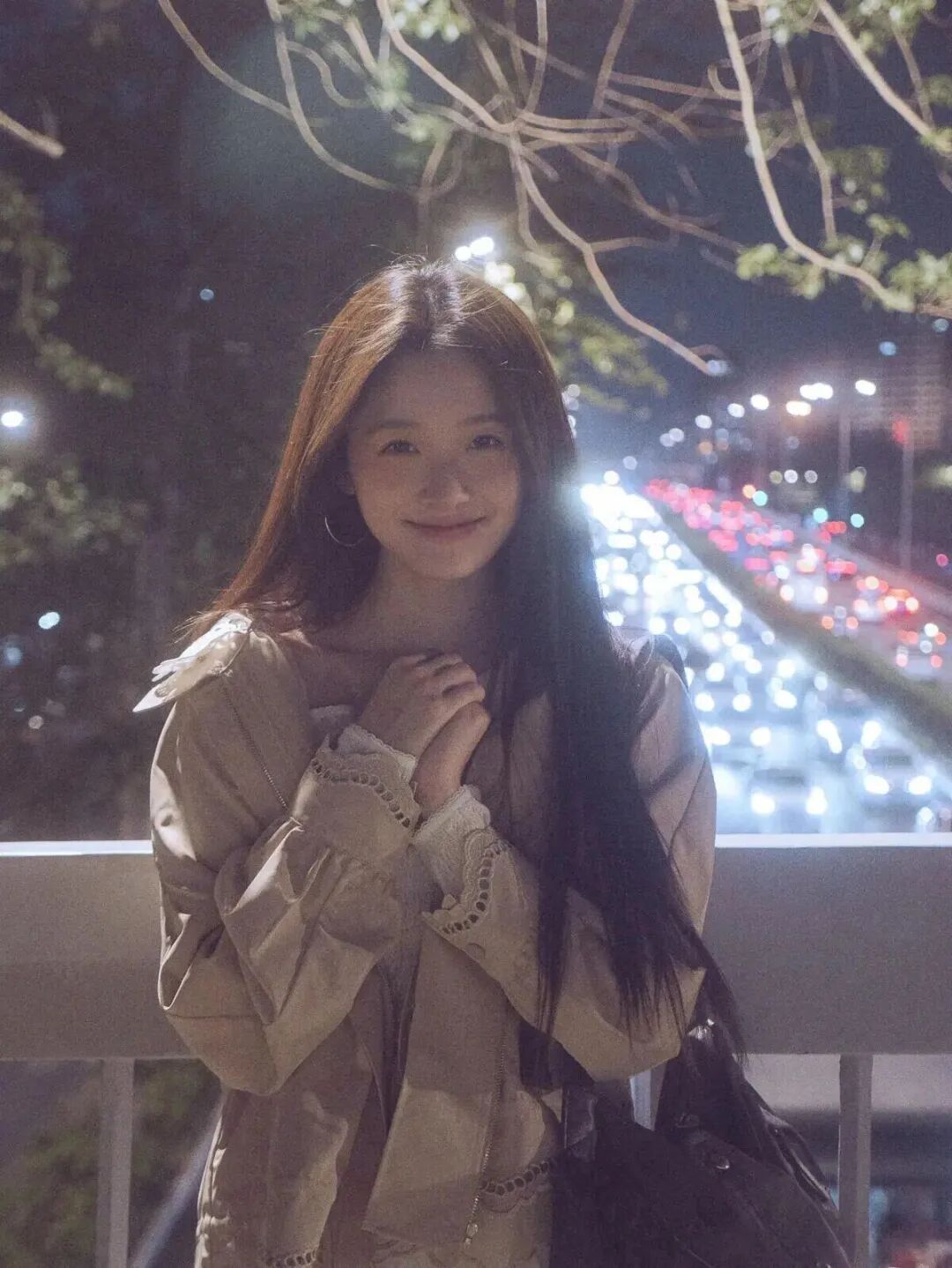天桥夜景拍照指南：10个姿势，普通人也能拍出电影感-第3张图片-风享汇