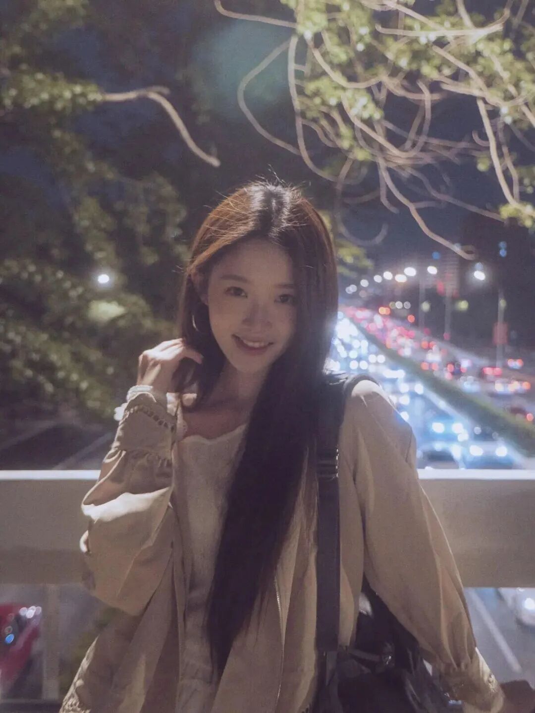 天桥夜景拍照指南：10个姿势，普通人也能拍出电影感-第11张图片-风享汇